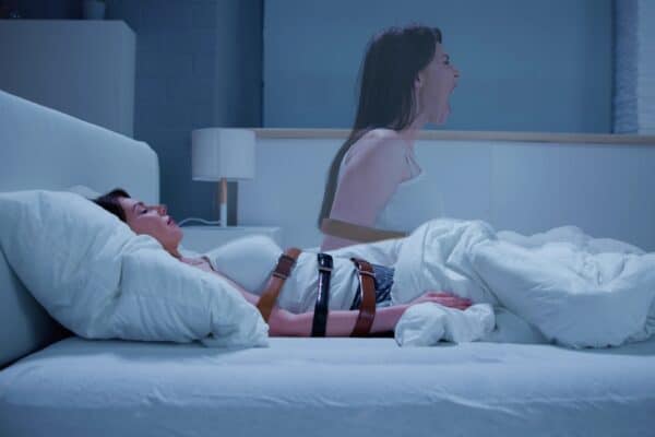 Woman,Suffering,From,Sleep,Paralysis,At,Home
