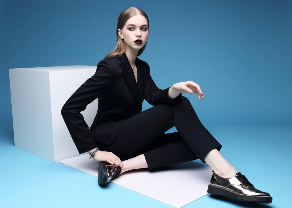 High,Fashion,Portrait,Of,Young,Elegant,Woman,In,Black,Suit