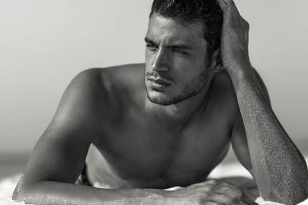 Sexy,Closeup,Portrait,Of,Handsome,Topless,Male,Model,On,The