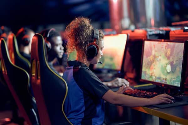 Team,Of,Professional,Gamers,Participating,In,Global,Esport,Tournament,,Side