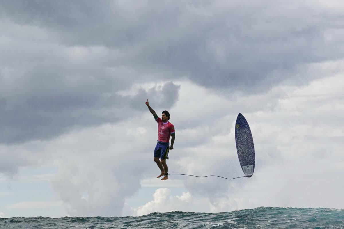 SURFING OLY PARIS BEST OF DAY AFP PICTURES OF THE YEAR